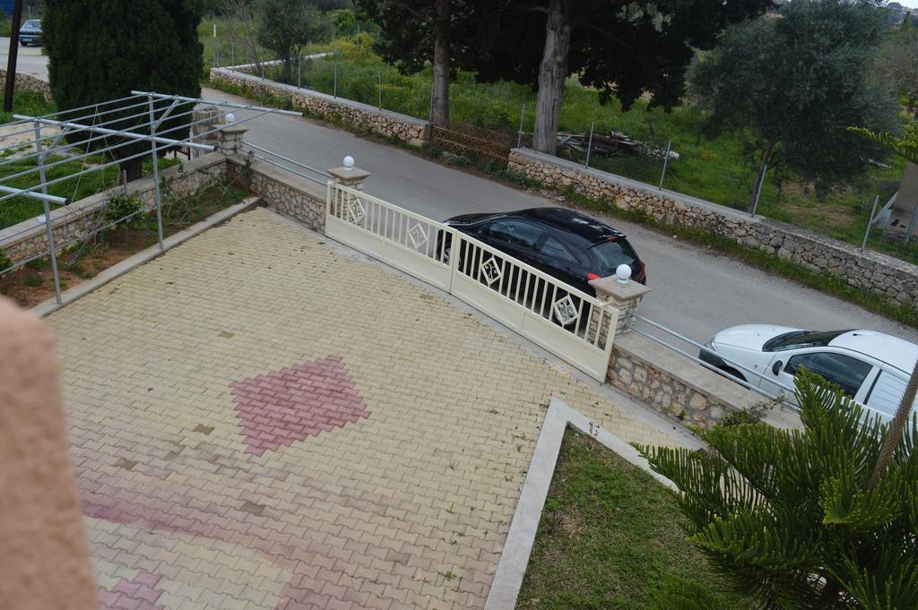 Mel'S Apartments Pesádha Екстериор снимка